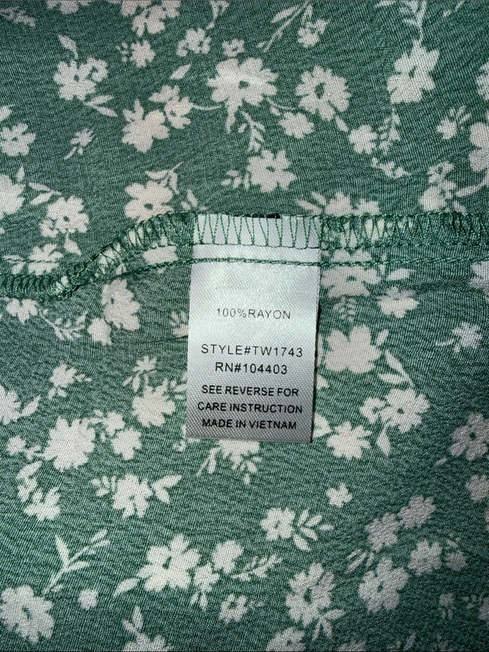 Floral Green Midi Dress with Sweetheart Neckline - Picture 6 of 7